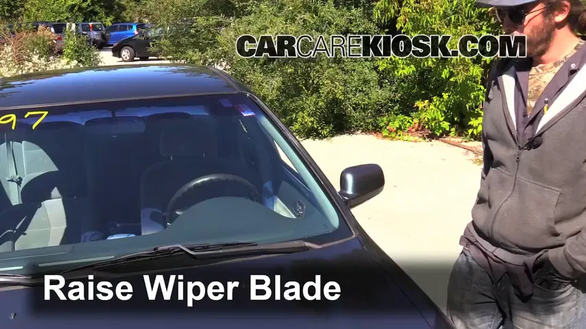 1997 Honda Accord LX 2.2L 4 Cyl. Sedan (4 Door) Windshield Wiper Blade (Front) Replace Wiper Blades